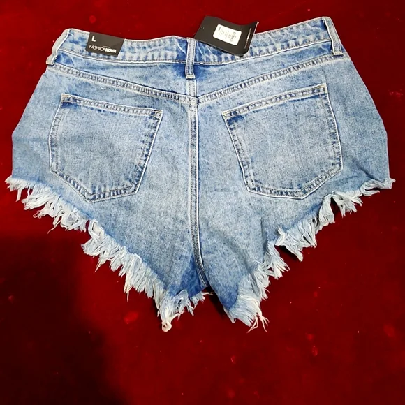 Fashion Nova Fraded Denim Jeans Shorts - Picture 9 of 9